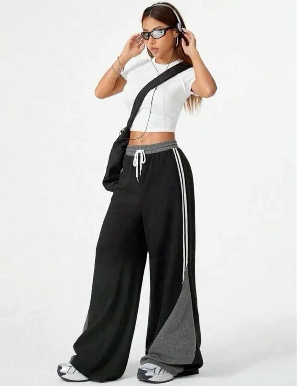 SIDE STRIPE WIDE LEG PANTS